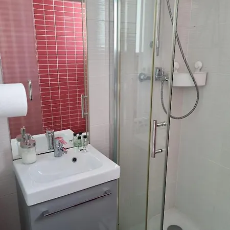 Mikaela Ii Pensionat *