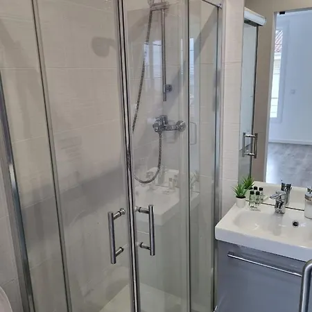 Mikaela Ii Pensionat *